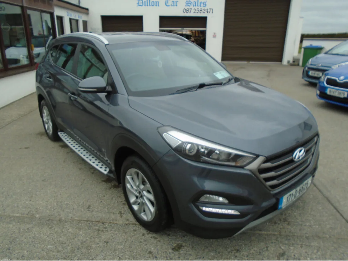 Hyundai Tucson 1.7 EXECUTIVE 5DR - Image 3