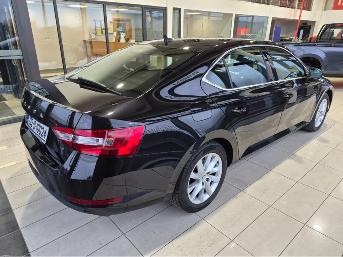 Skoda Superb AMBITION 2.0 TDI 150HP DSG 5DR AUTO - Image 4
