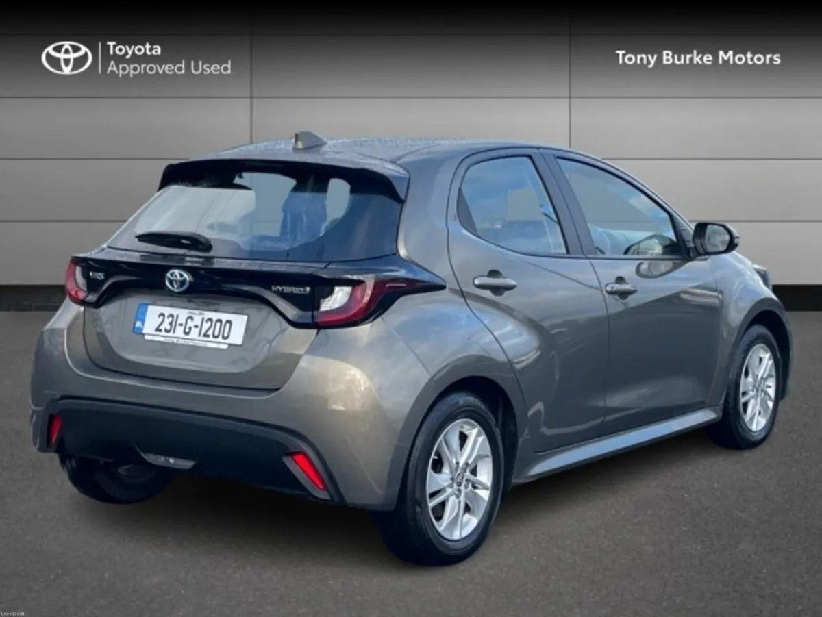 Toyota Yaris - Hybrid - New Generation - Luna Edit - Image 2