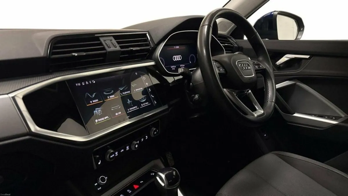 2.0 TDI 35 Technik SUV 5dr Diesel S Tronic Euro 6 - Image 4