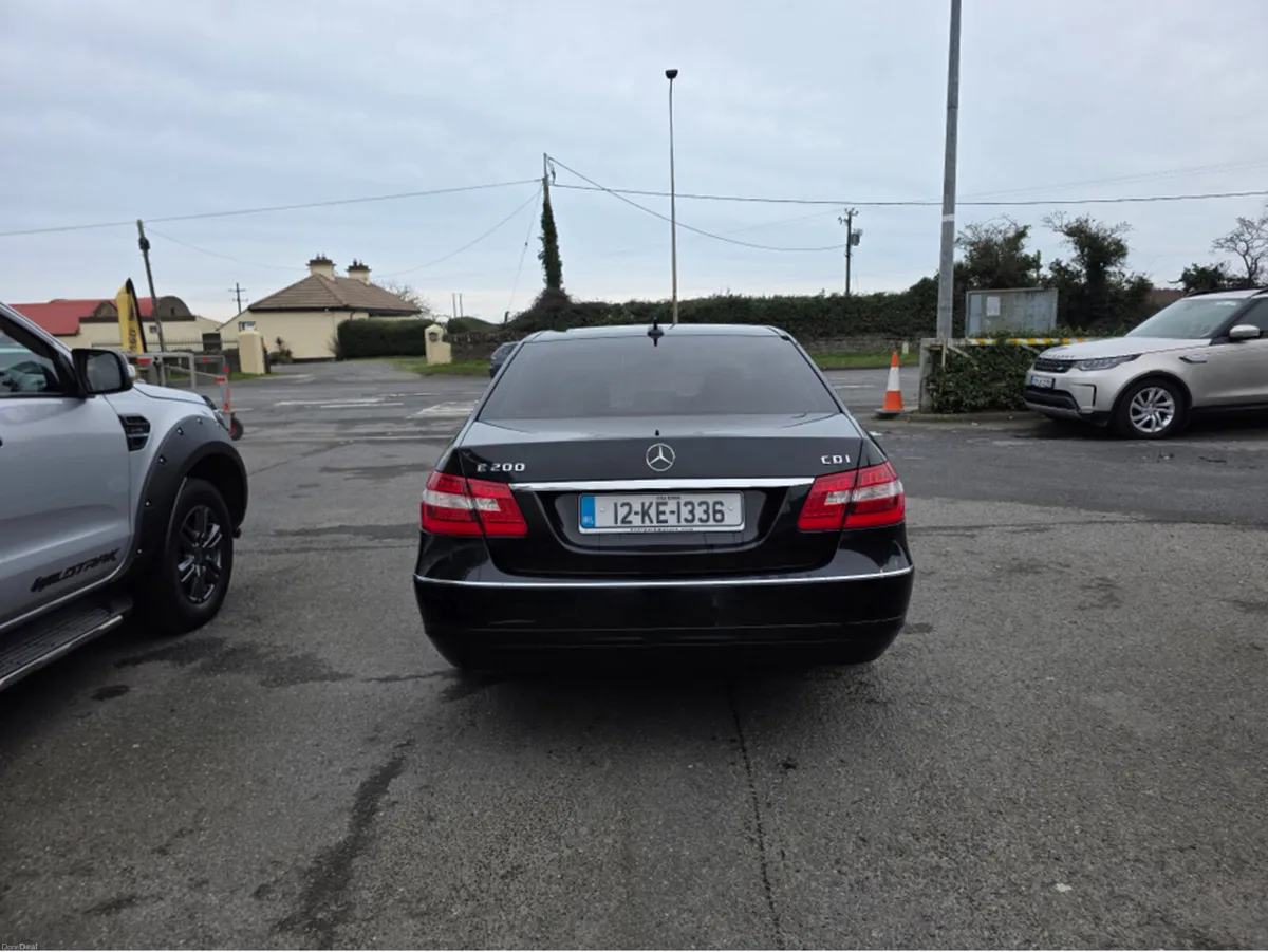 Mercedes-Benz E-Class 200 CDI BLUE EFFICIENCY ELEG - Image 2