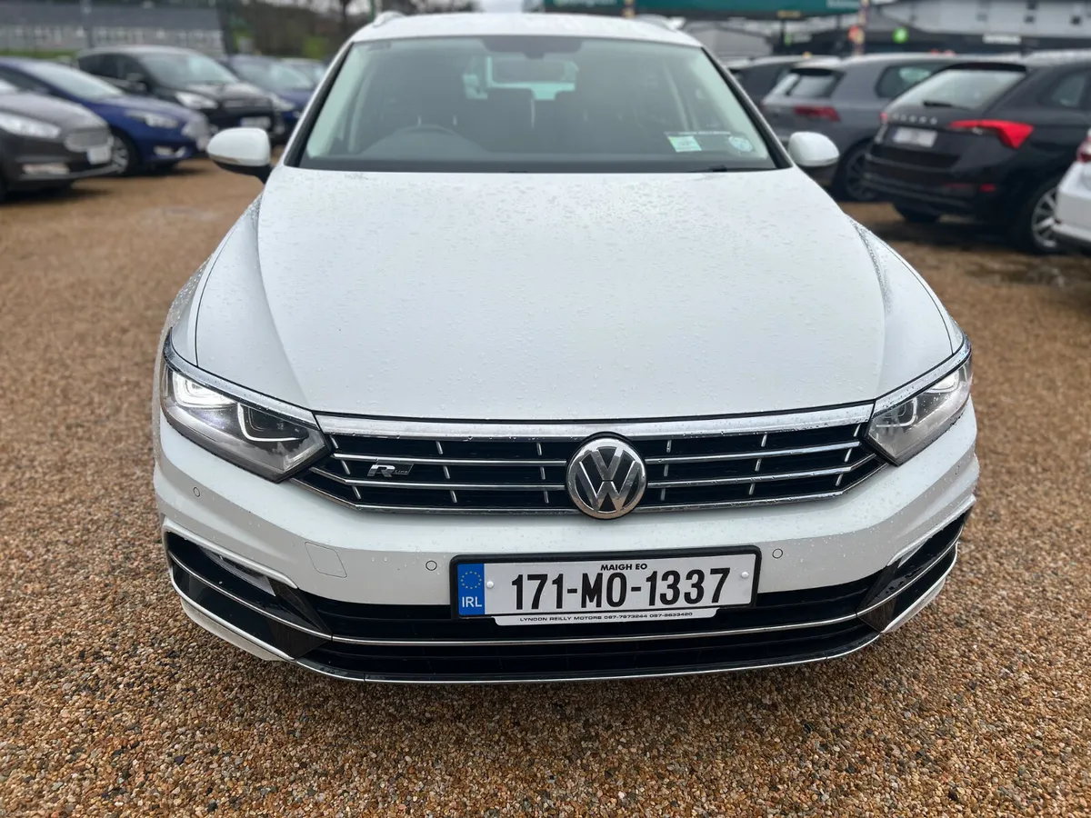 Volkswagen Passat Highline estate - Image 2