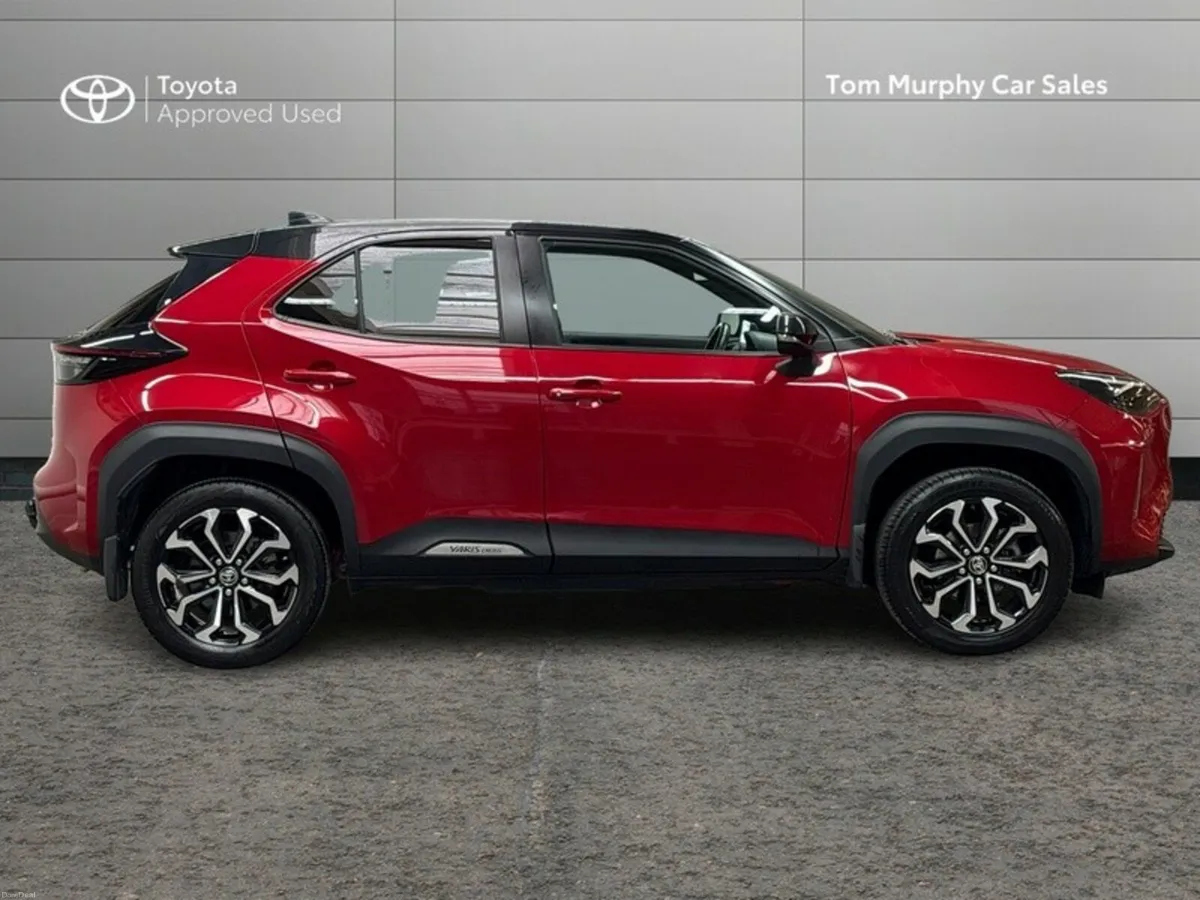 Toyota Yaris Cross CROSS LUNA SPORT 4DR AUTO - Image 3