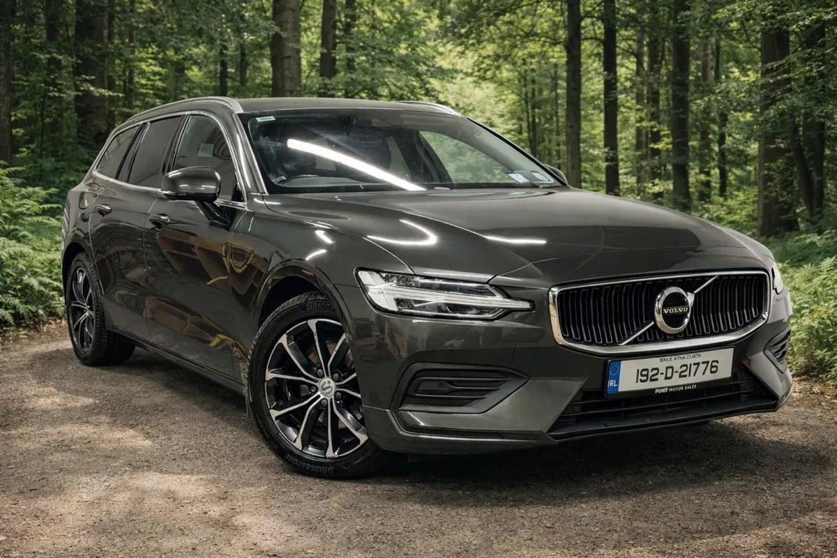 192 VOLVO V60 2.0D MANUAL MOMENTUM - Image 2