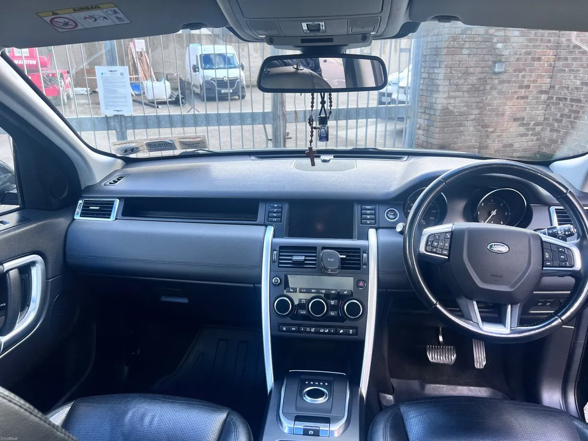 Land Rover Discovery Sport 2018 - Image 4