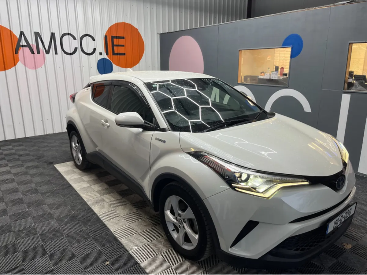 Toyota C-HR 2019 TOYOTA C-HR S LED PACKAGE 1.8 AUT - Image 1