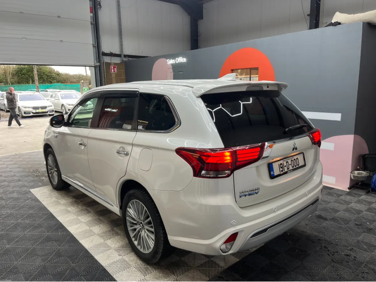 Mitsubishi Outlander 2019 MITSUBISHI OUTLANDER PHE - Image 4