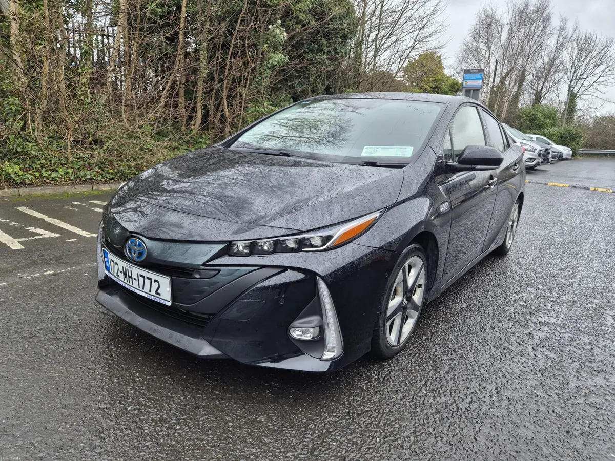 TOYOTA PRIUS/2017/1.8 PETROL PLUG-IN HYBRID / AUTO - Image 1