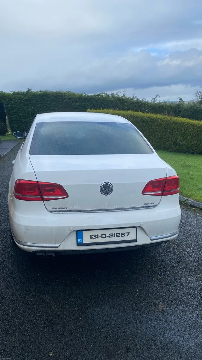 VW Passat 2013 automatic - Image 2