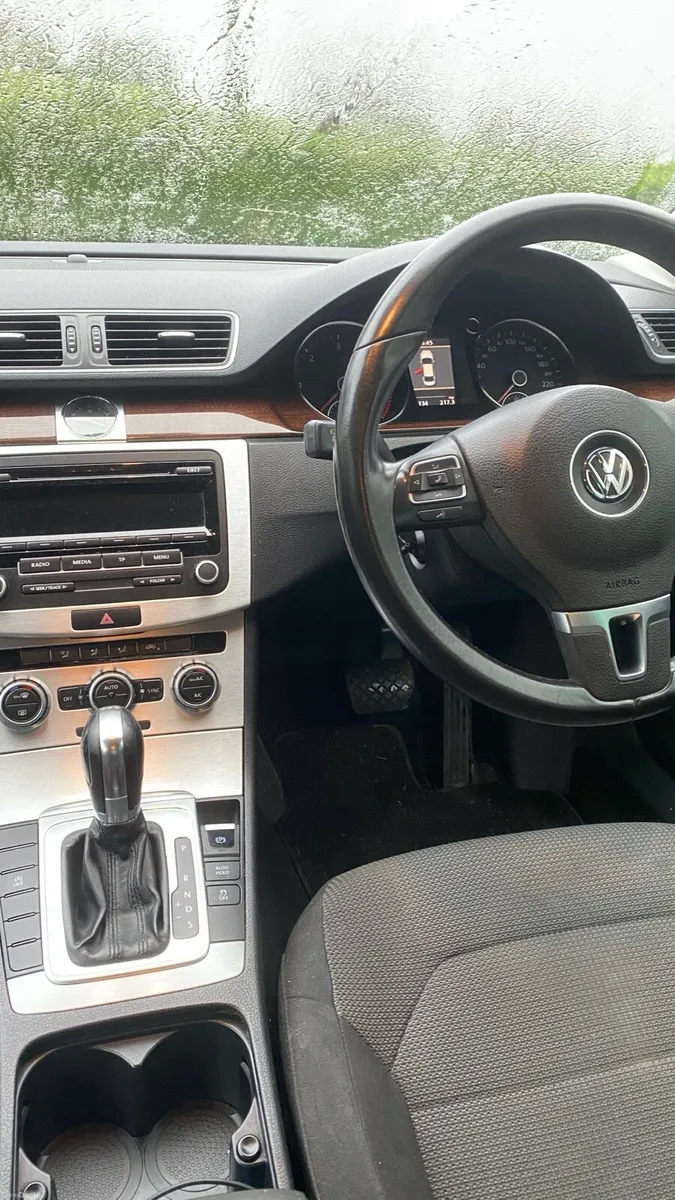 VW Passat 2013 automatic - Image 3