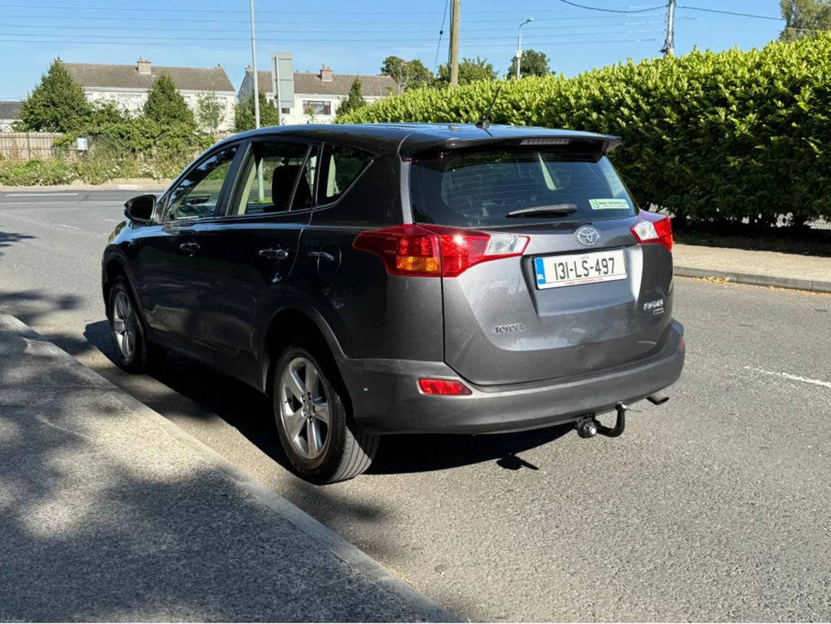Toyota RAV4 RAV4 2.0 D-4D AURA 2WD 4DR - Image 5