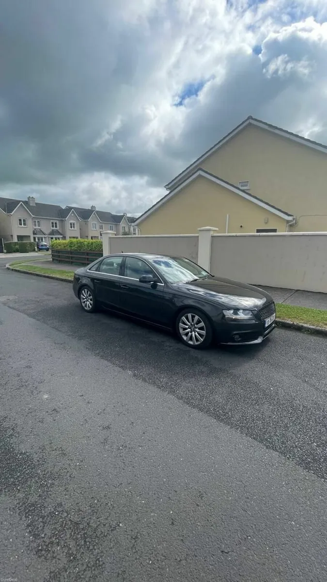 Audi A4 2010 - Image 2