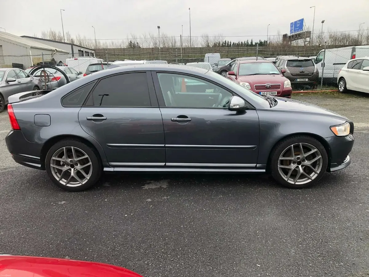 Volvo S40 2011 - Image 1