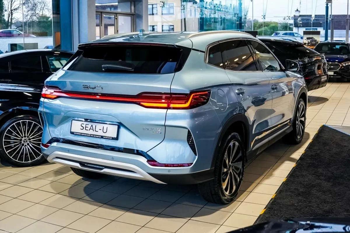 BYD SEAL U Boost Plug in Hybrid - Image 2