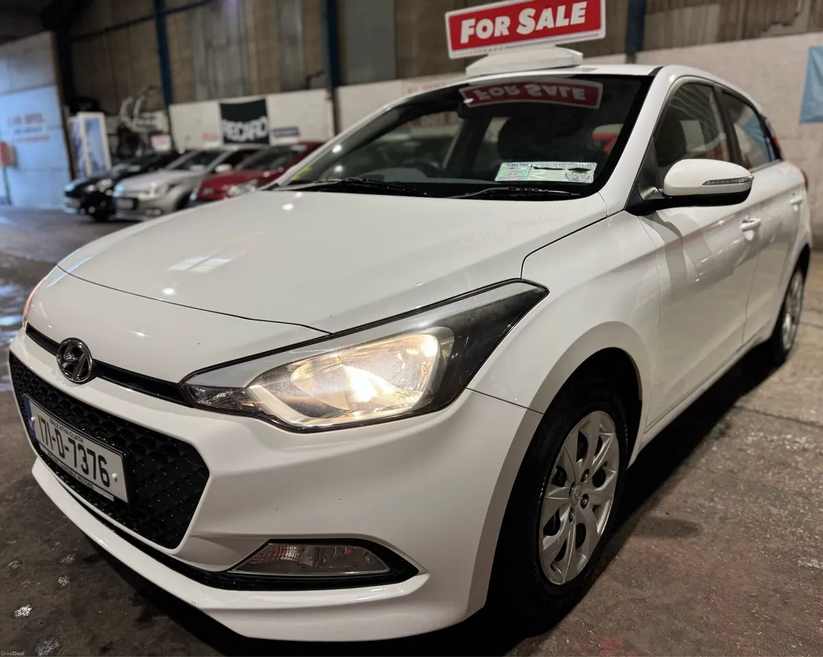 2017 Hyundai i20 - Image 2