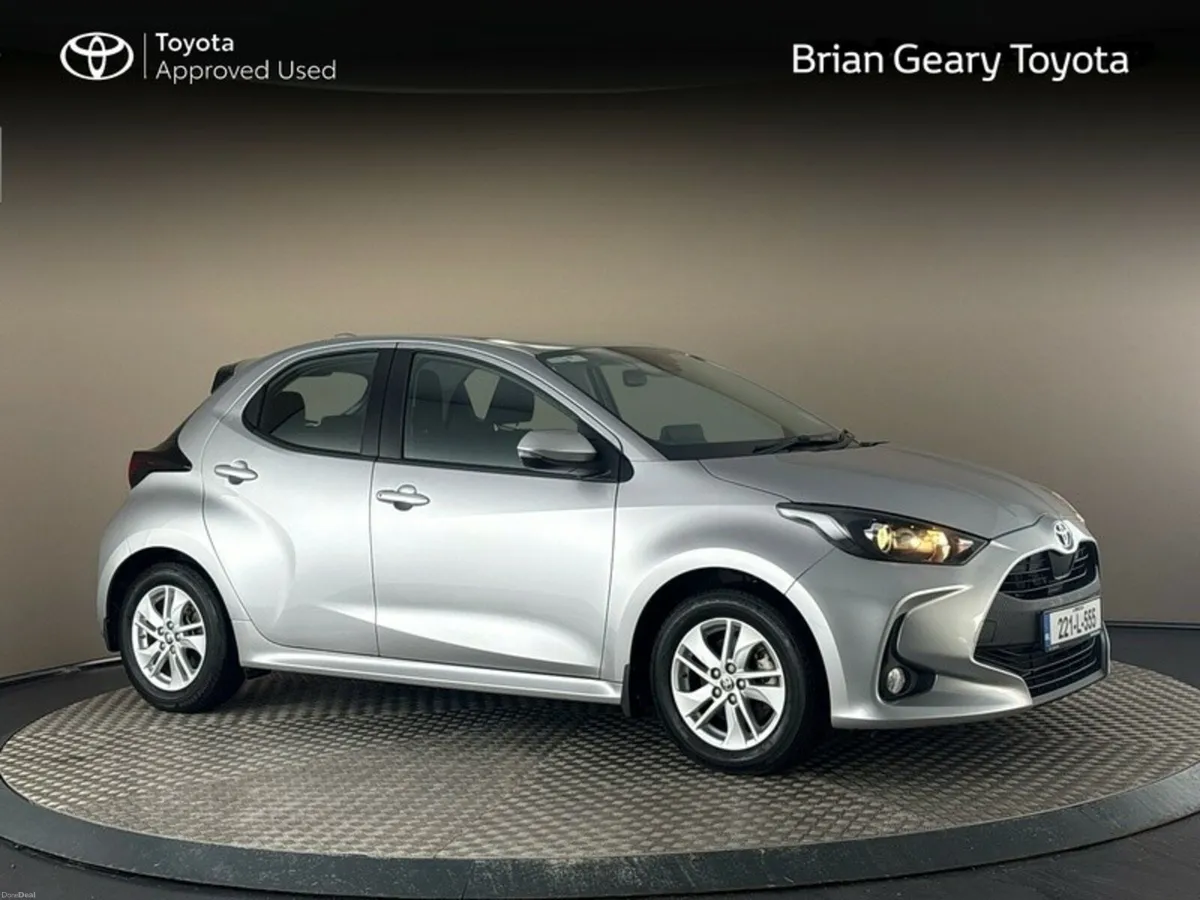 Toyota Yaris HYBRID LUNA - Image 1
