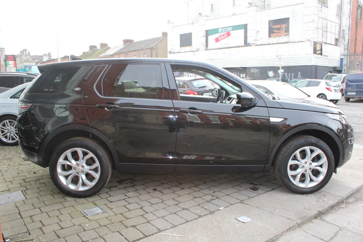 Land Rover Discovery Sport AUTO 7 SEAT 4WD 2016 - Image 3