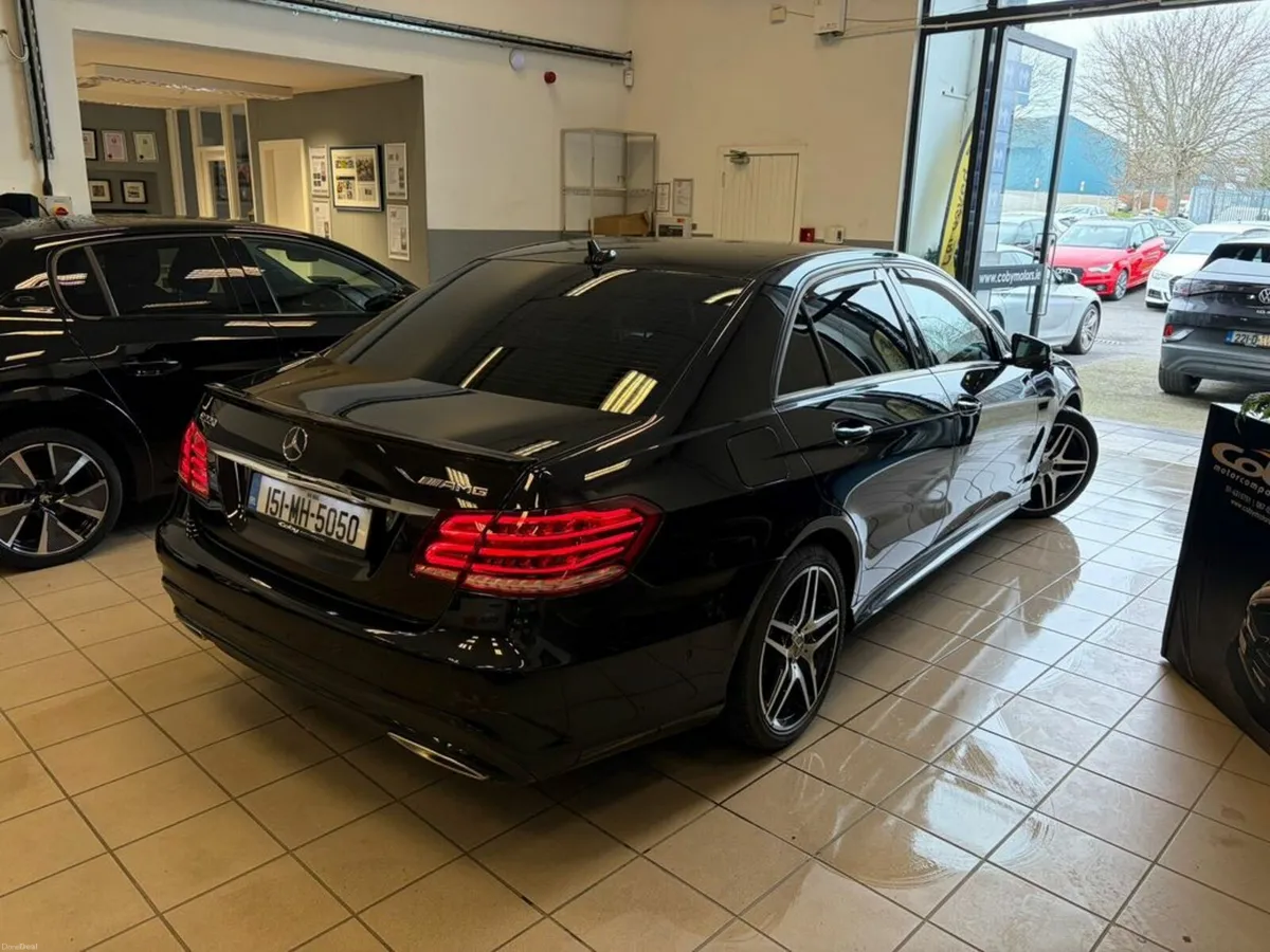 Mercedes-Benz E-Class 2.1 E220 Bluetec AMG Night E - Image 3