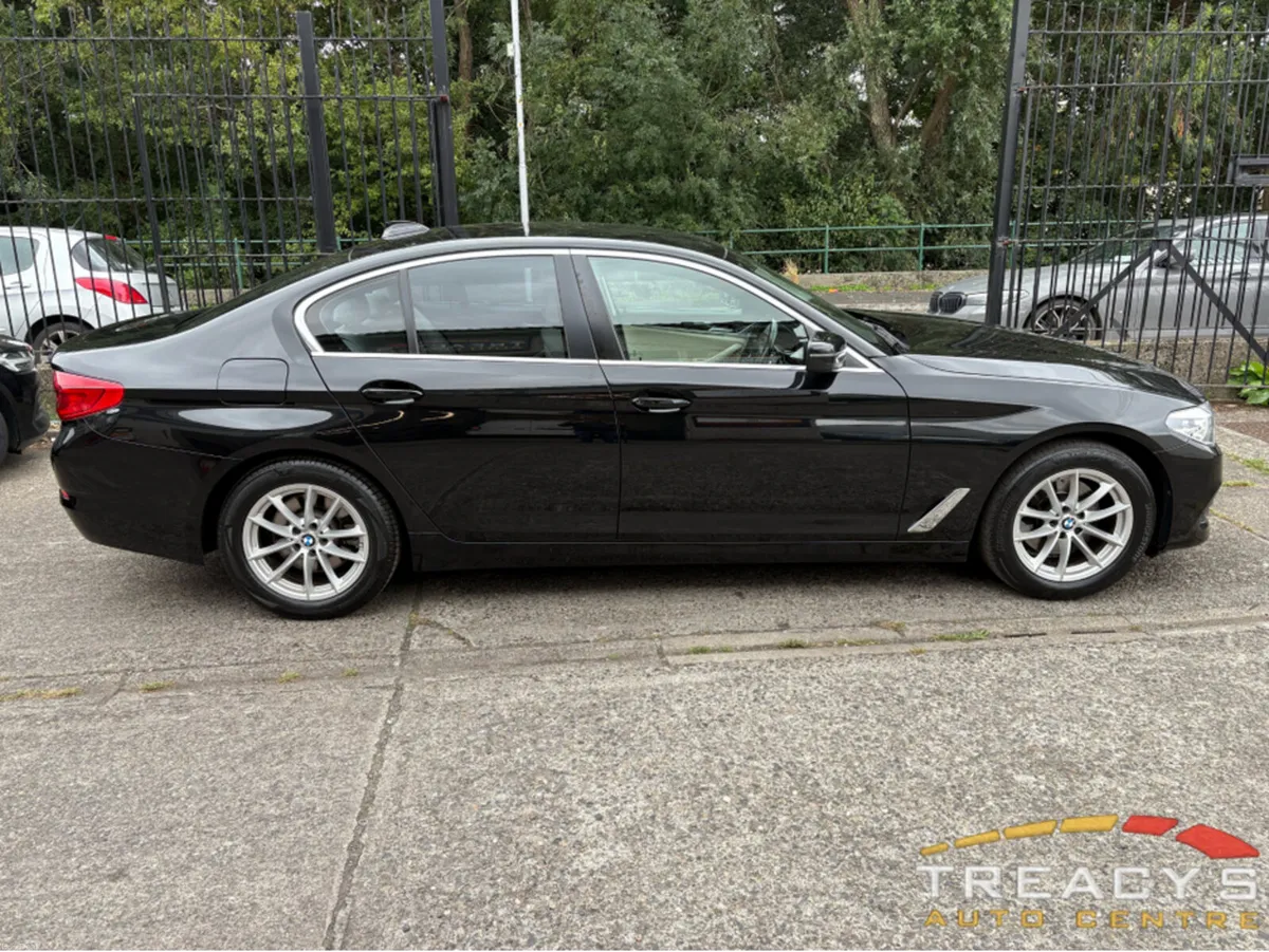 BMW 5-Series 2020 AUTOMATIC 1 OWNER - Image 3