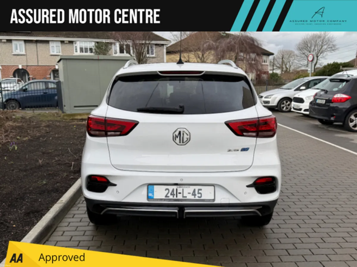 2024 MG ZS EXCLUSIVE-72.6KWH **PANORAMIC SUNROOF** - Image 4