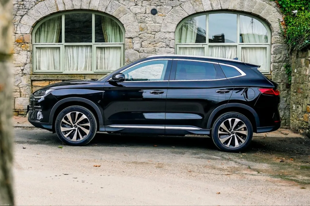 BYD SEAL U Comfort Plug in Hybrid - Image 3