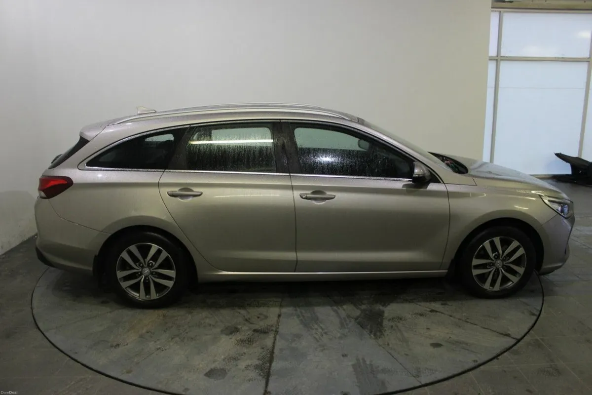 Hyundai i30 1.4 se nav t-gdi automatic - TENDER 34 - Image 4