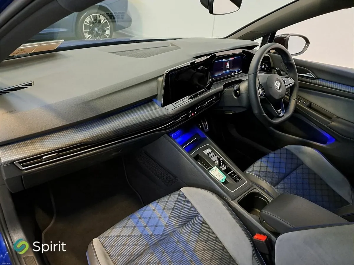 Volkswagen Golf R 2.0TSI 320HP DSG - Image 4
