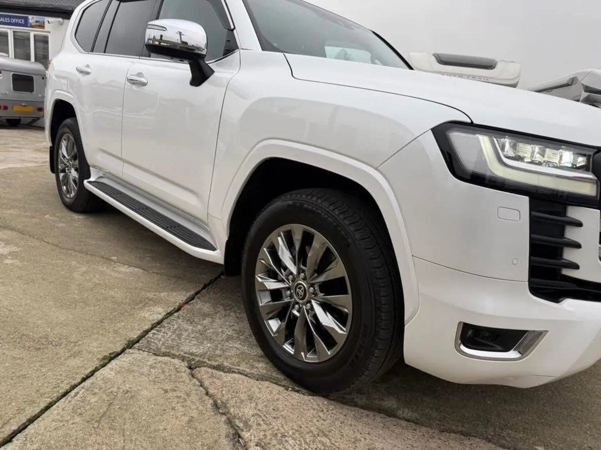 Toyota Landcruiser 3.3 Diesel LC300 - Image 4