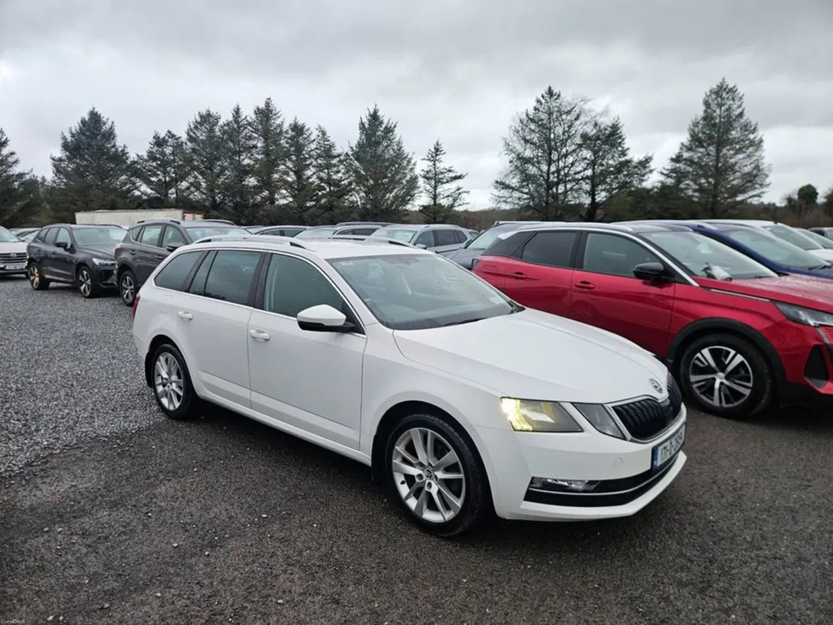 Skoda Octavia COM Style 1.6tdi 115HP 4DR - Image 1