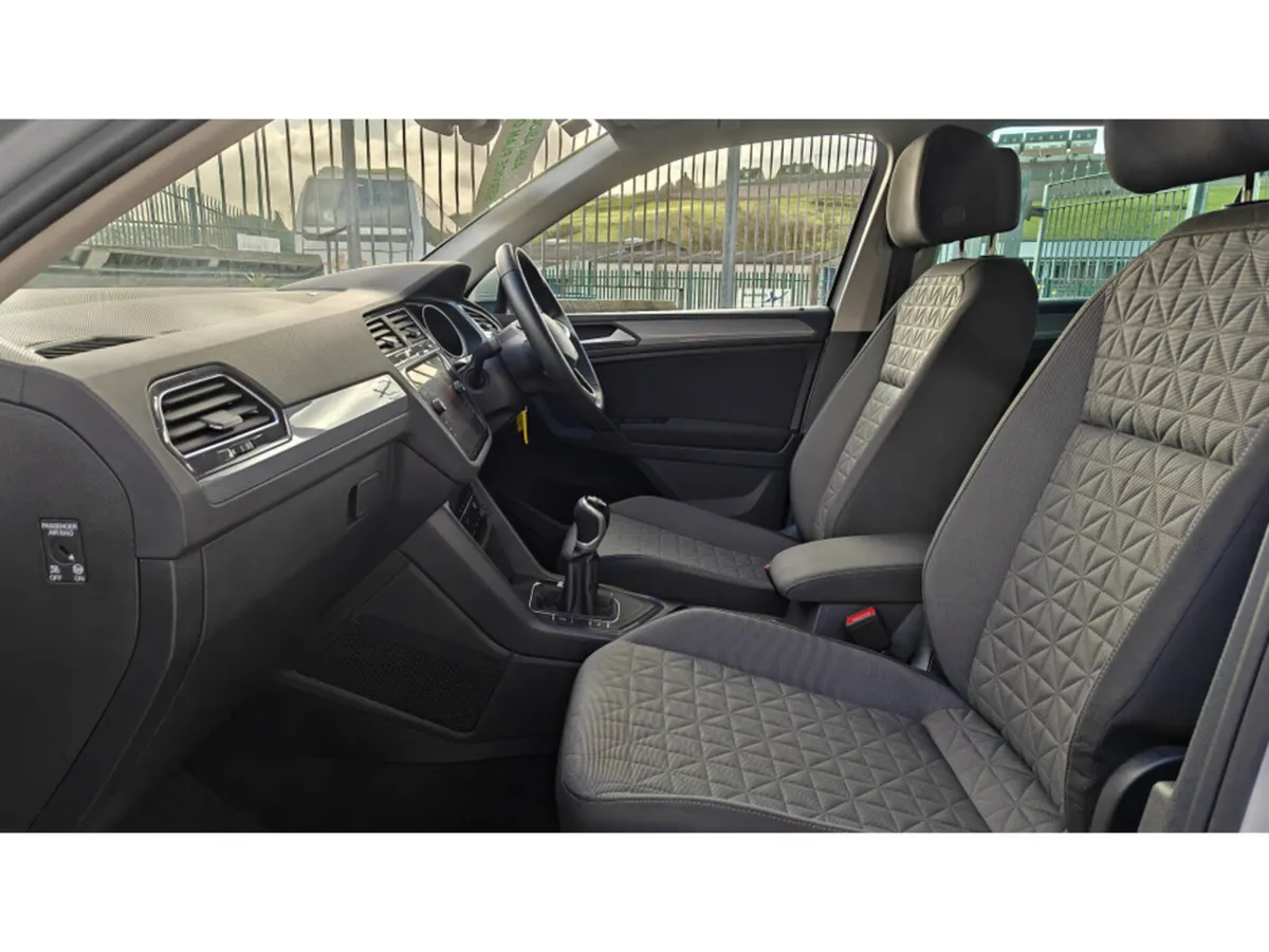 Volkswagen Tiguan LIFE 2.0 TDI 122 BHP- AS NEW- VW - Image 3