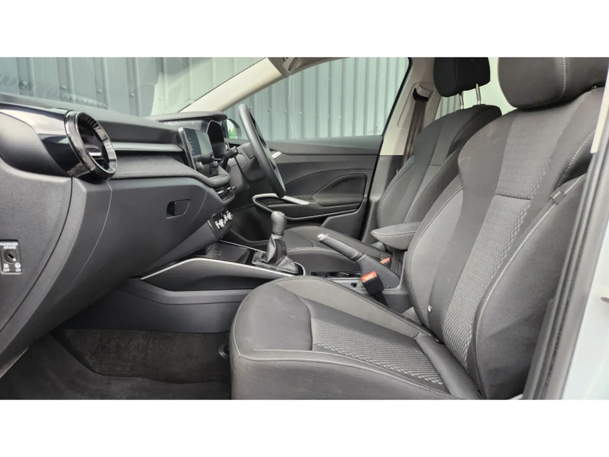 Skoda Fabia STYLE COLOUR CONCEPT 1.0 TSI 95 BHP 5D - Image 2