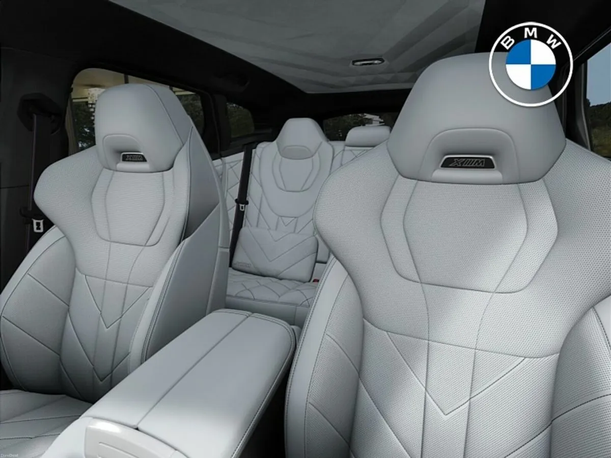 BMW XM 50e - Image 4
