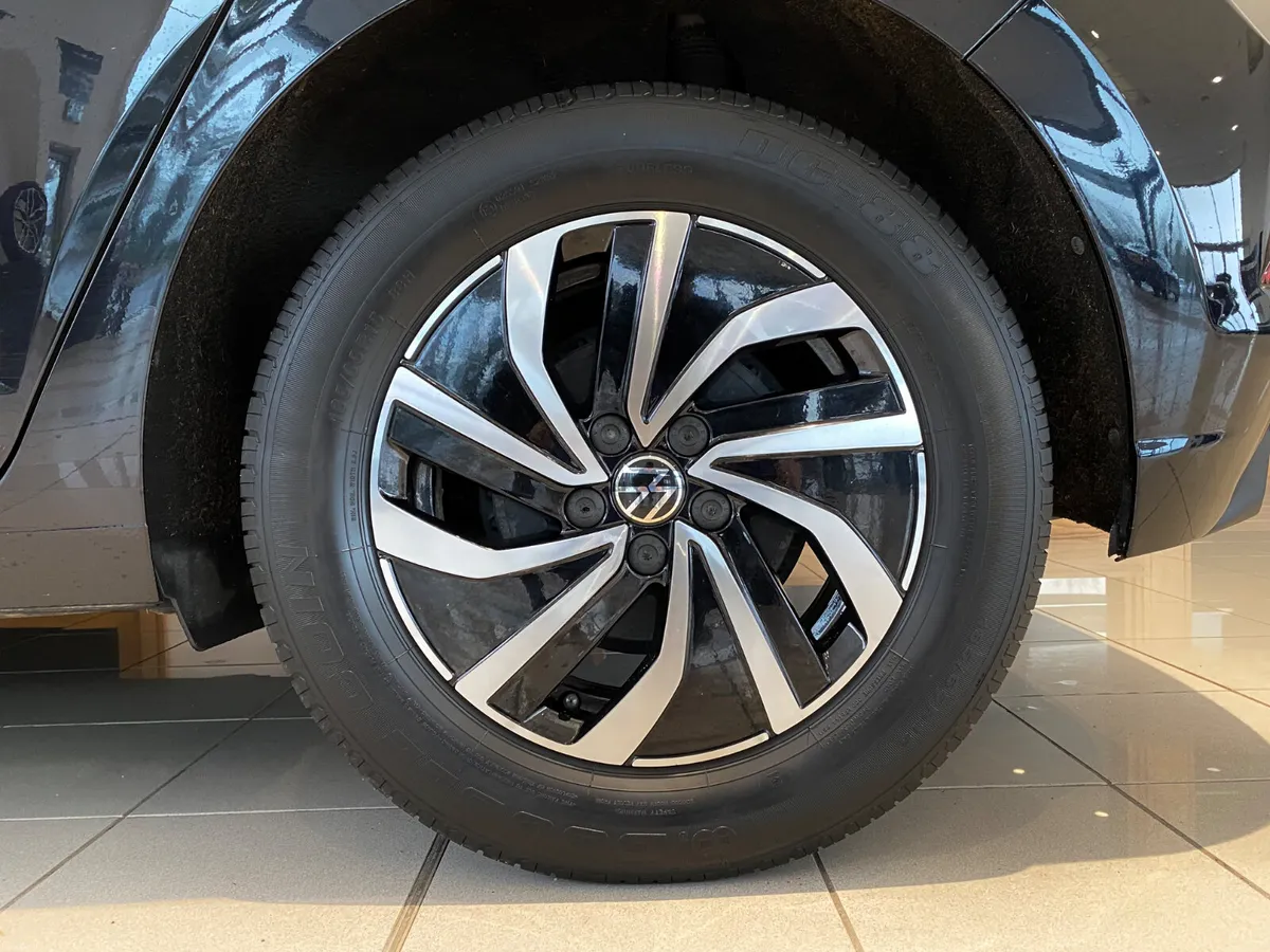 Volkswagen Polo 2023 - Image 6
