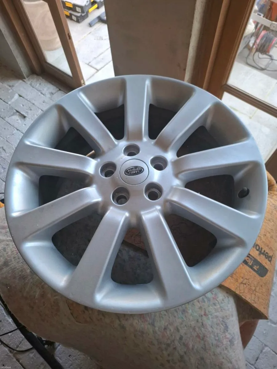 Land Rover Range Rover supercharger alloys