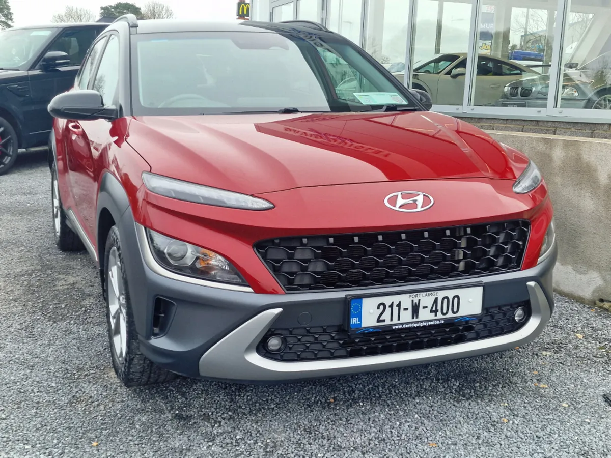 Hyundai KONA Kauai Executive Plus 2tone 5DR - Image 2