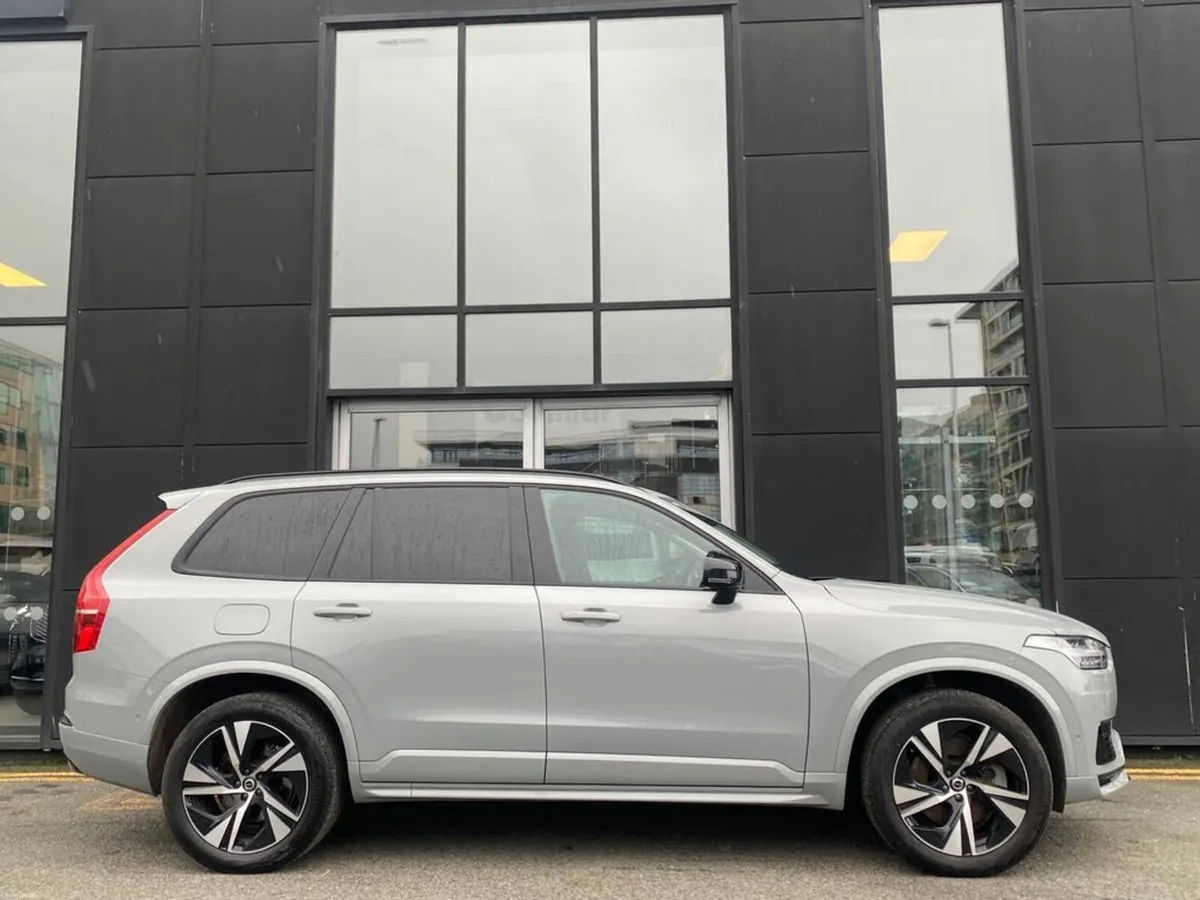 Volvo XC90 T8 Dark Plus 7 Seat AWD Auto (PHEV) - Image 4