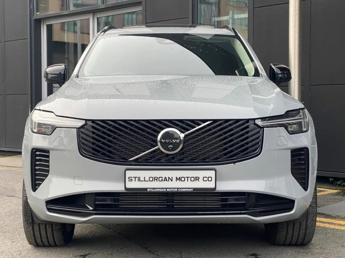 Volvo XC90 T8 Dark Plus AWD Auto (PHEV) - Image 2