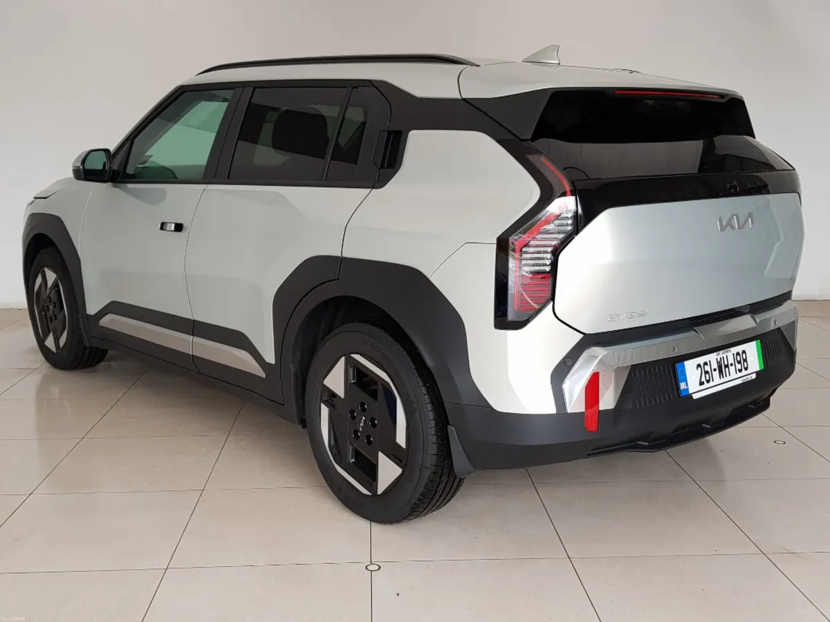 Kia EV3 Earth K2 Long Range DEMO - Image 3