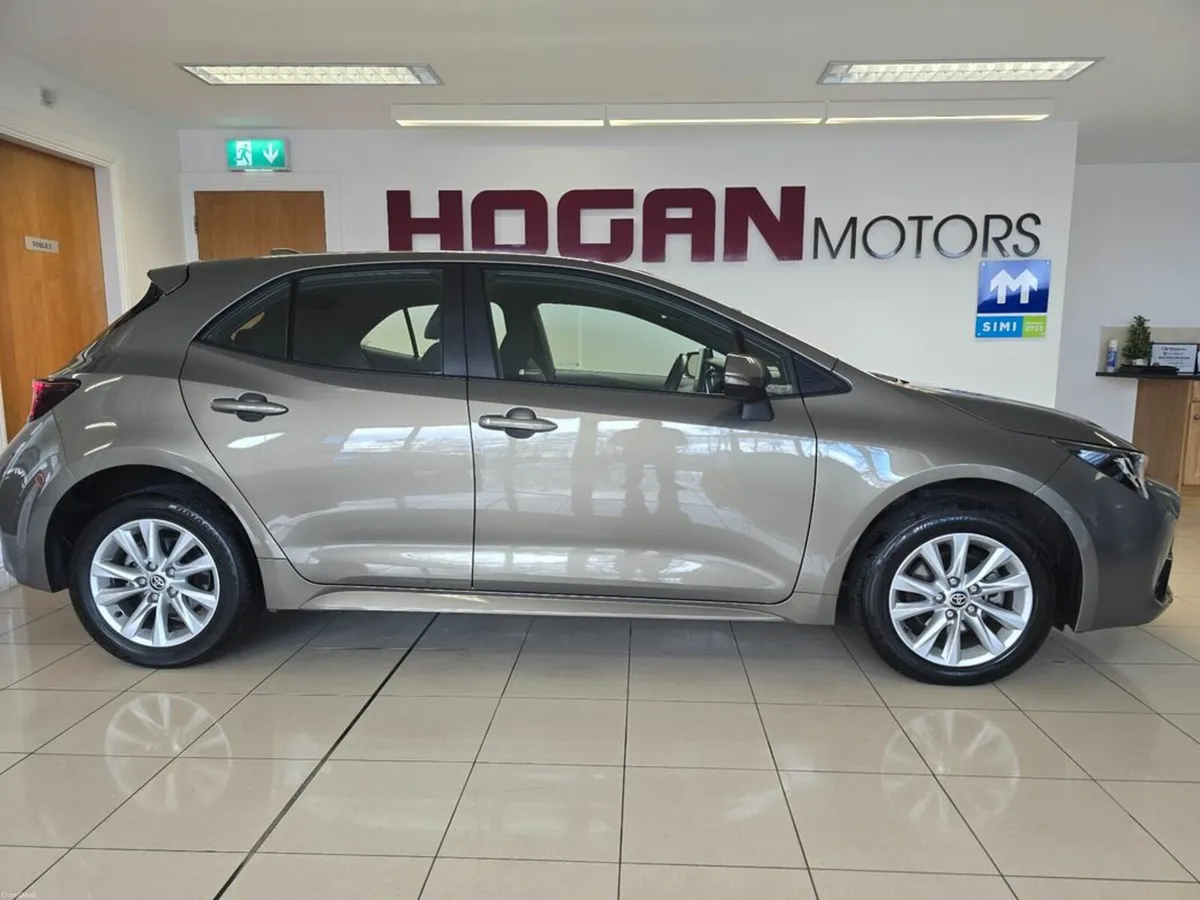 Toyota Corolla Hybrid Luna H/B Automatic - Image 3