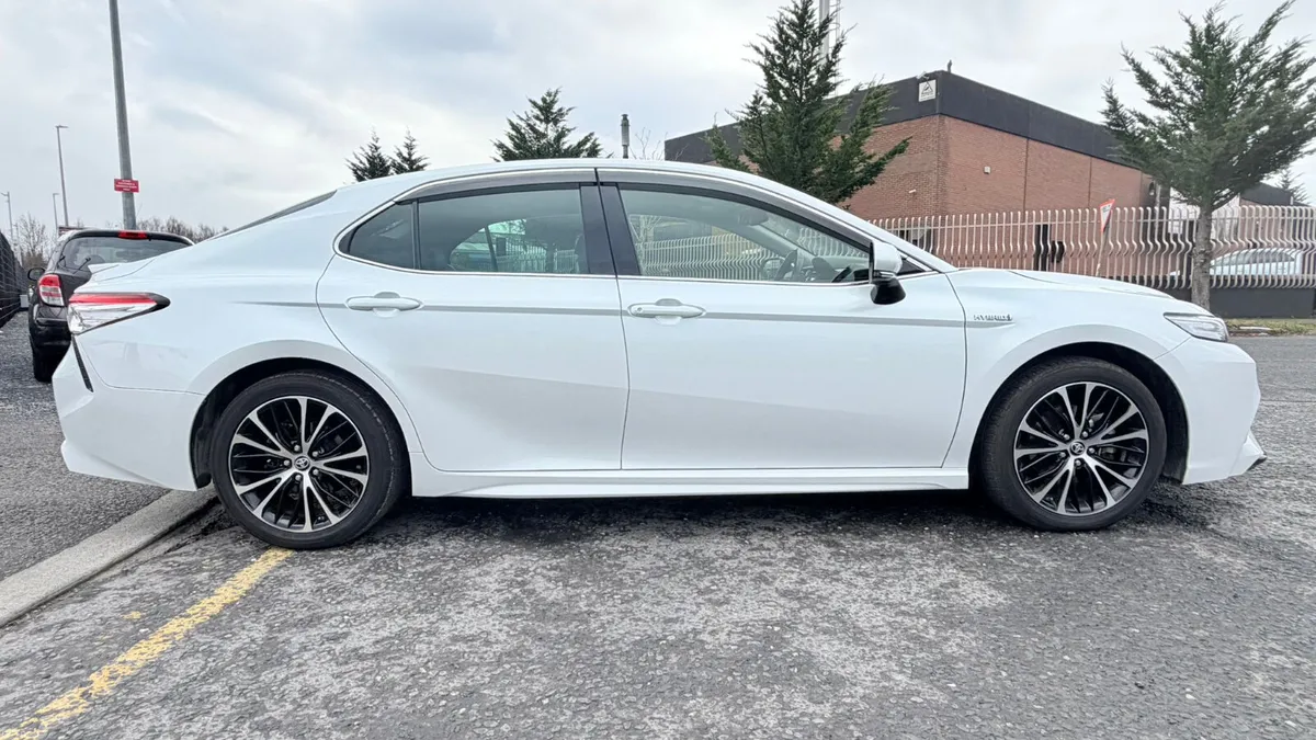 TOYOTA CAMRY 2020 - Image 3