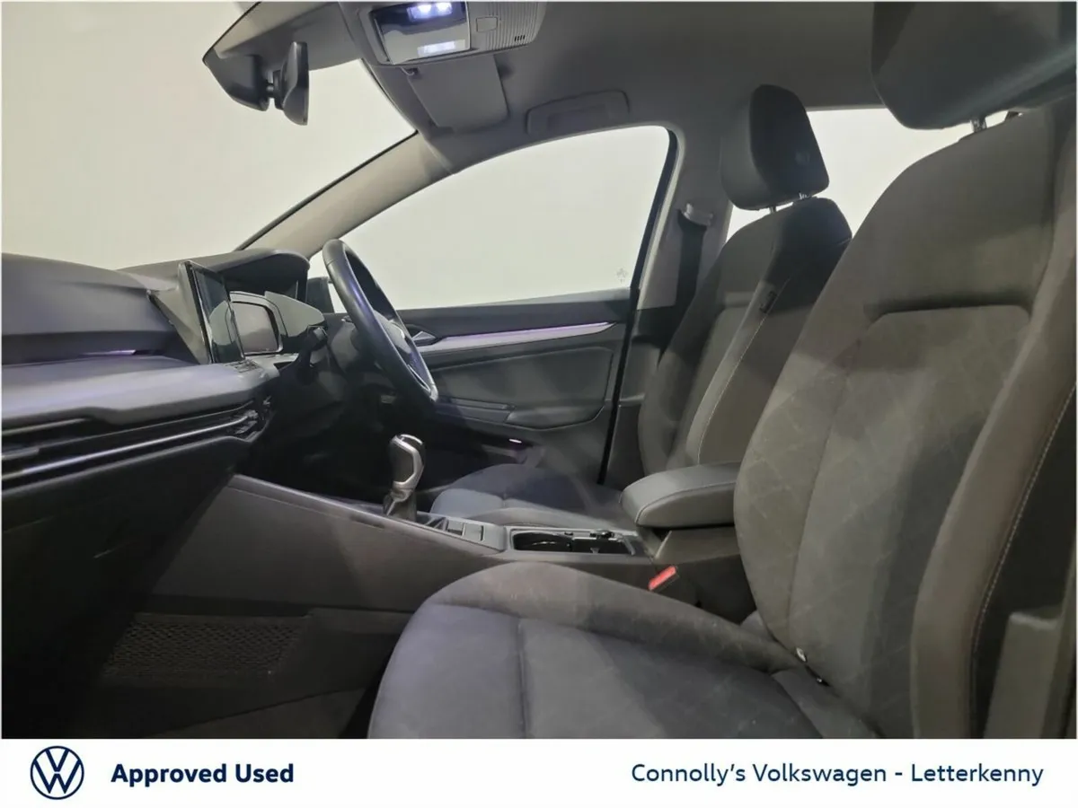 Volkswagen Golf 2.0 TDI 115HP Life - Image 4