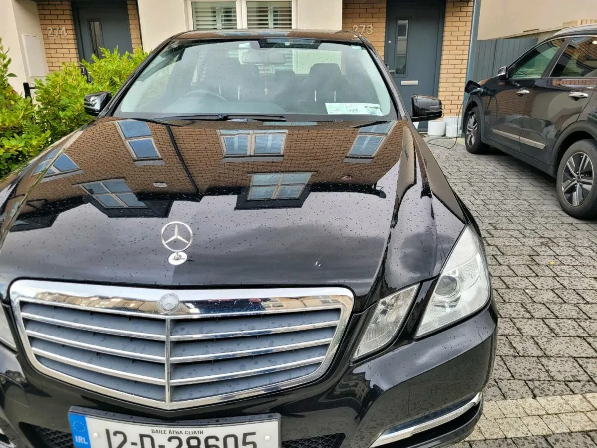 MERCEDES E200 - Image 1