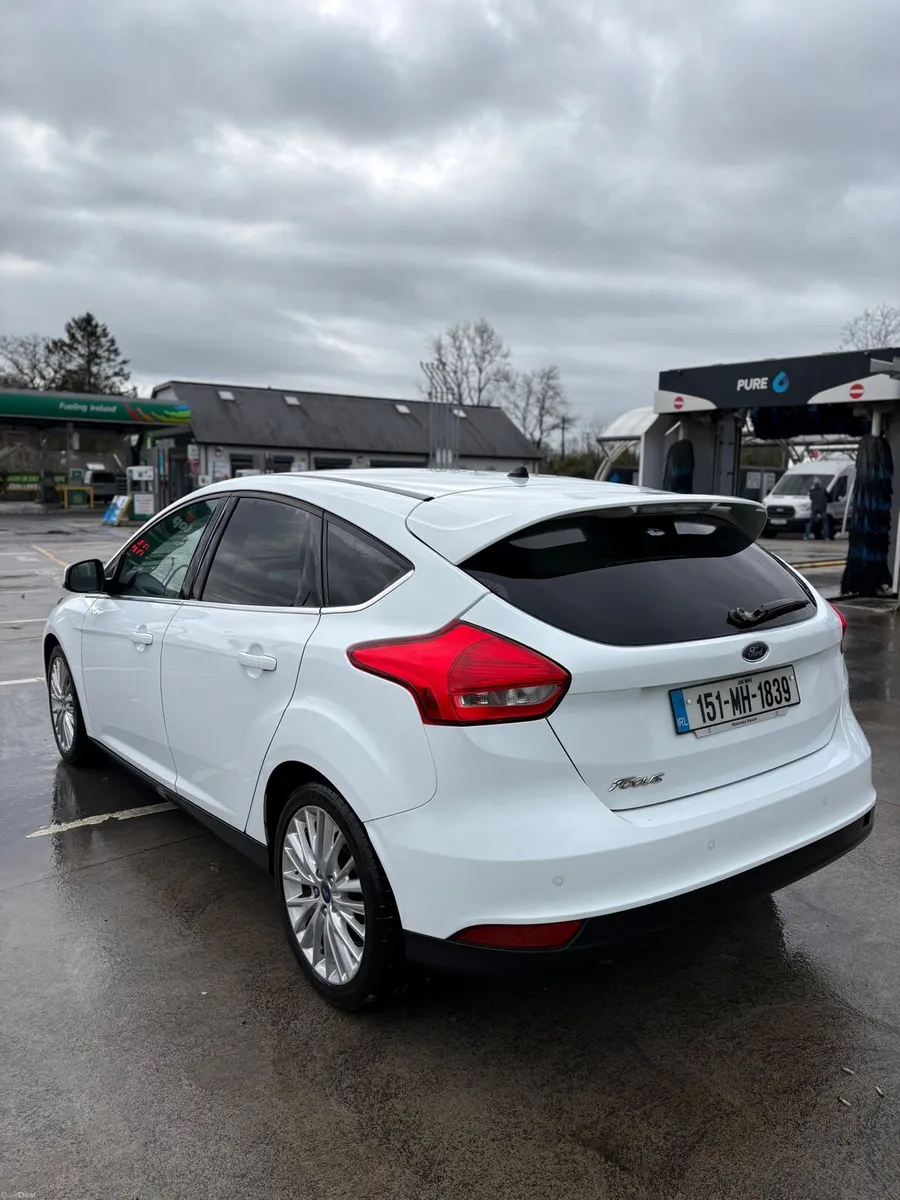 Ford Focus Zetec Model 1.6L Manual - White - - Image 2