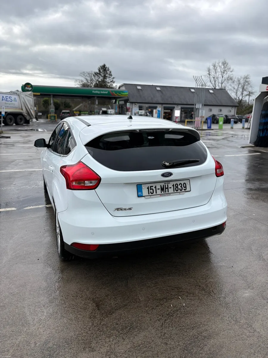 Ford Focus Zetec Model 1.6L Manual - White - - Image 4