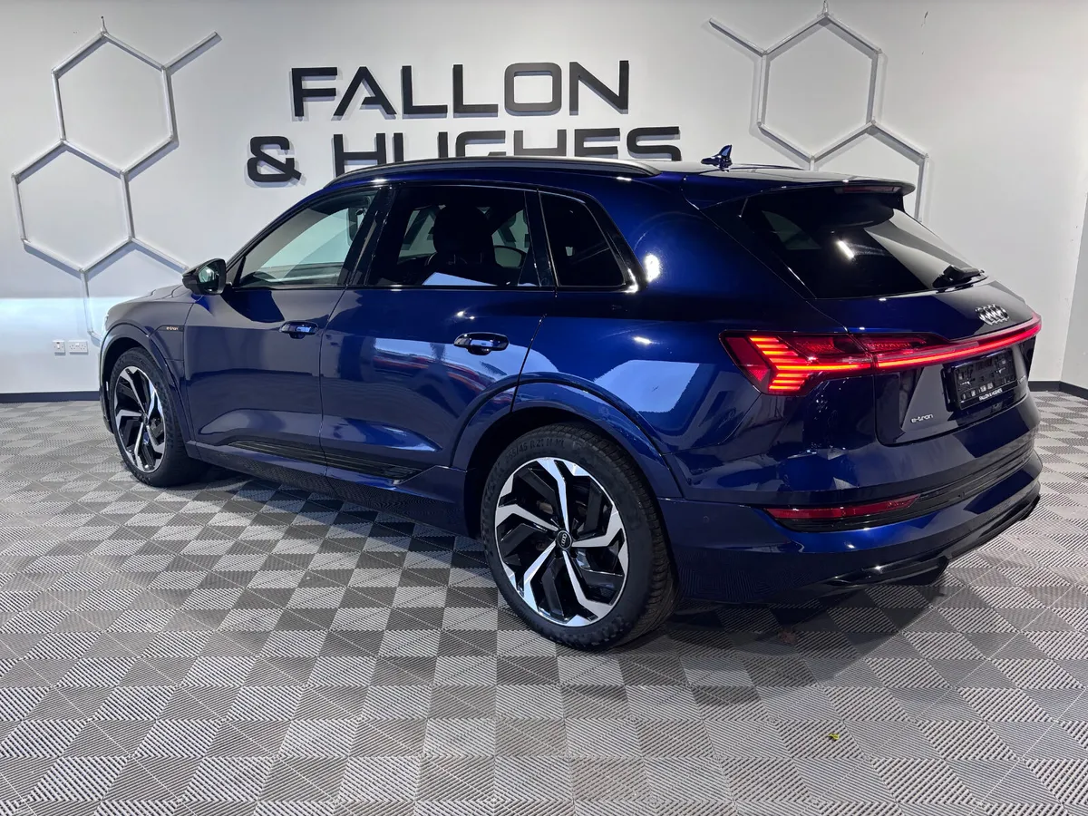 AUDI E-TRON BLACK EDITION 55 QUATTRO / 95KwH - Image 4