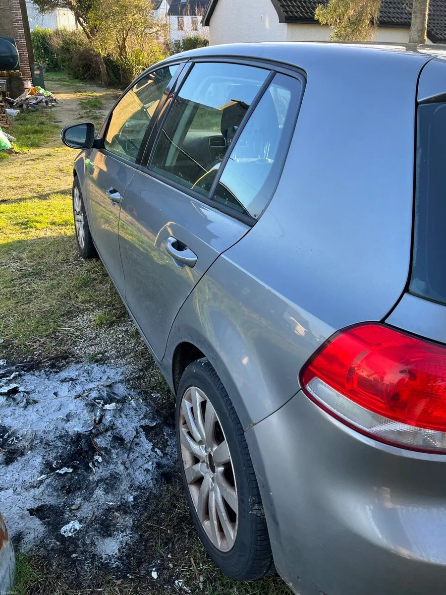 Volkswagen Golf 2010 - Image 1