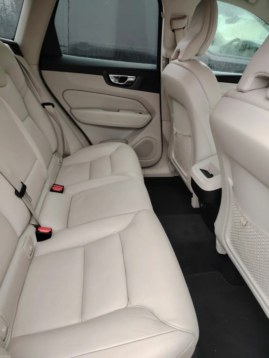 Volvo XC60 2020 - Image 2