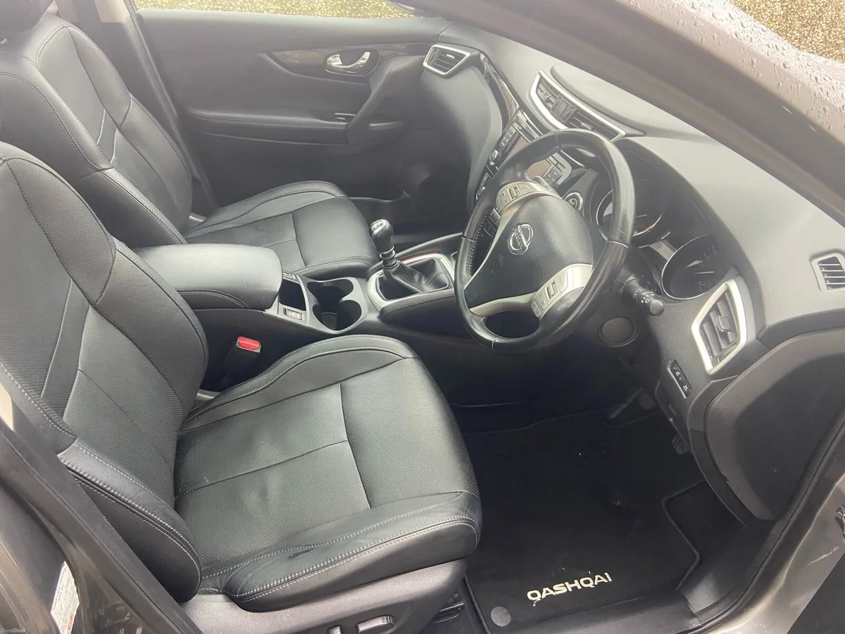 Nissan Qashqai 1.2 Sv premium Warranty - Image 3