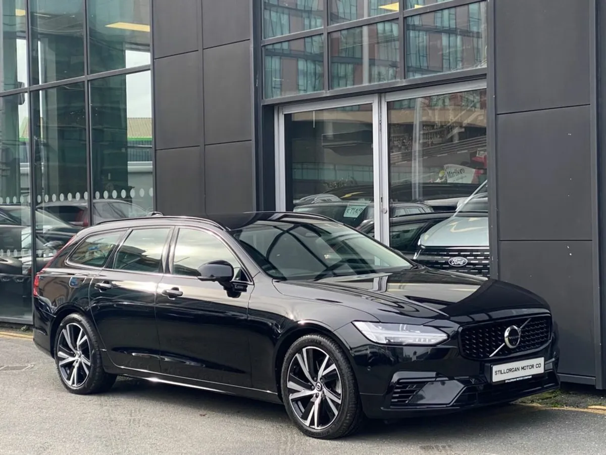 Volvo V90 T6 Dark Plus Recharge AWD Auto (PHEV) - Image 3