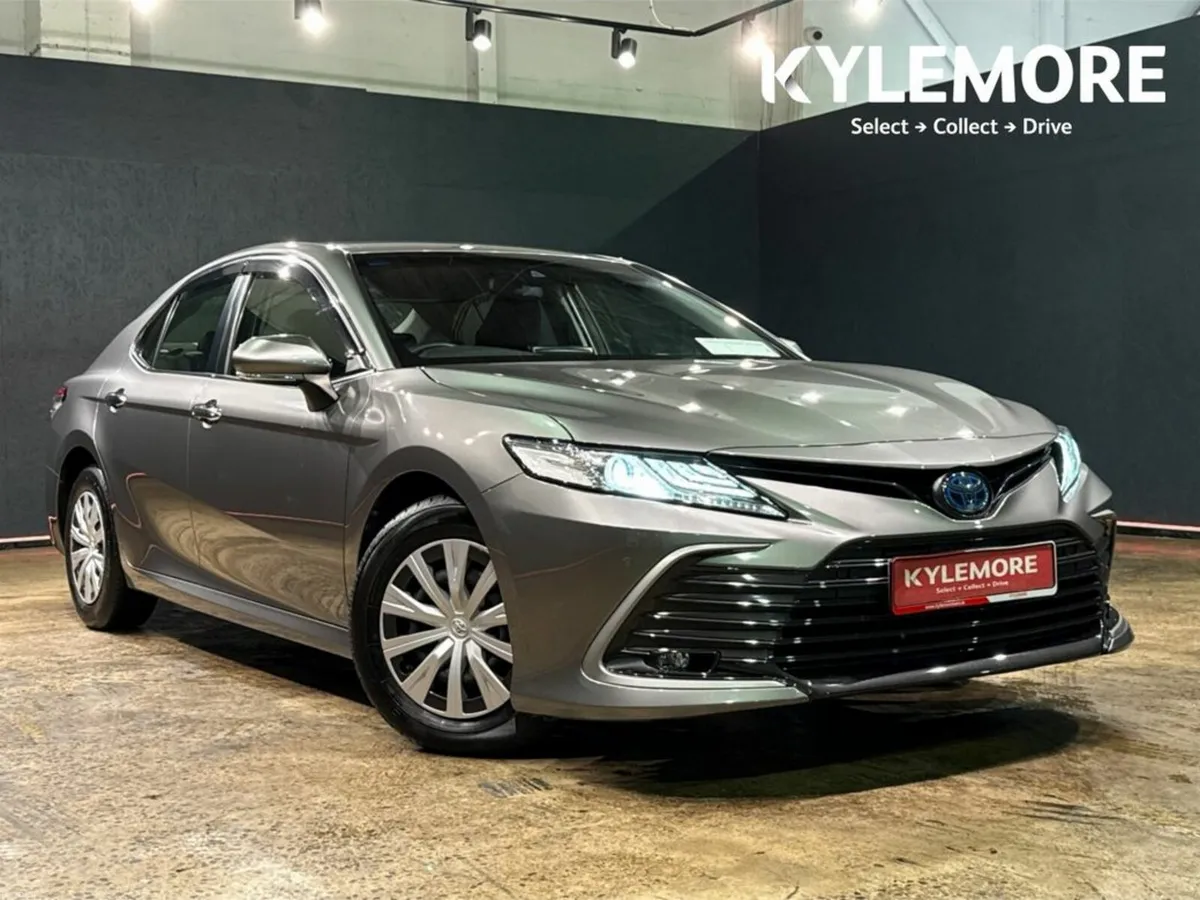 Toyota Camry 2.5 HYBRID - FACTORY ALLOYS - CRUISE - Image 1